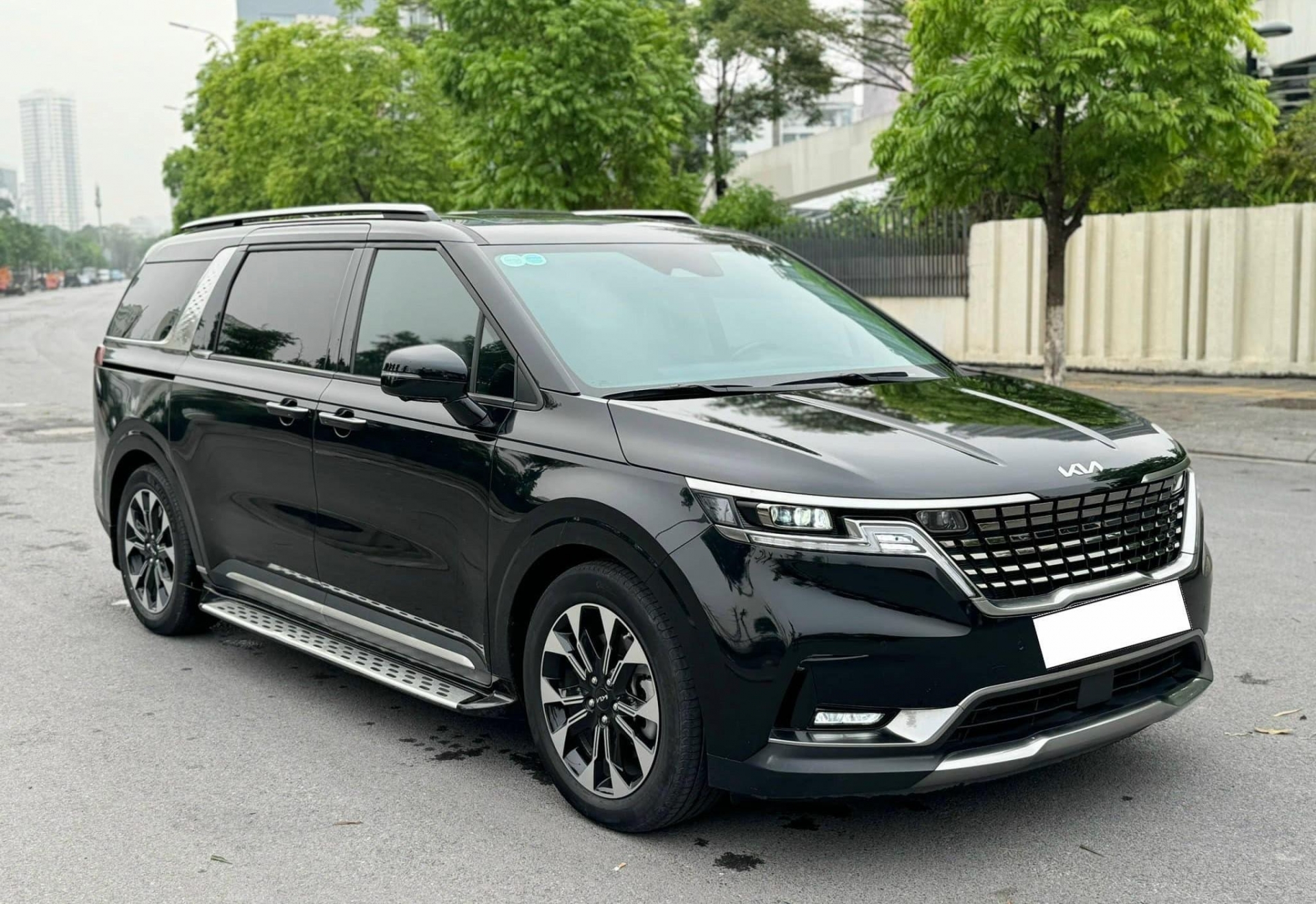 Sau 2 năm sử dụng xe MPV 7 chỗ Kia Carnival điêu đứng lên thị trường