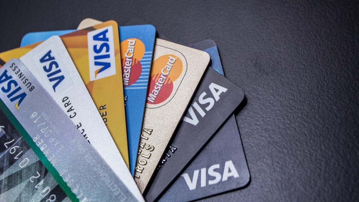 How To Manage Multiple Credit Cards Efficiently And Avoid Debt Mytour