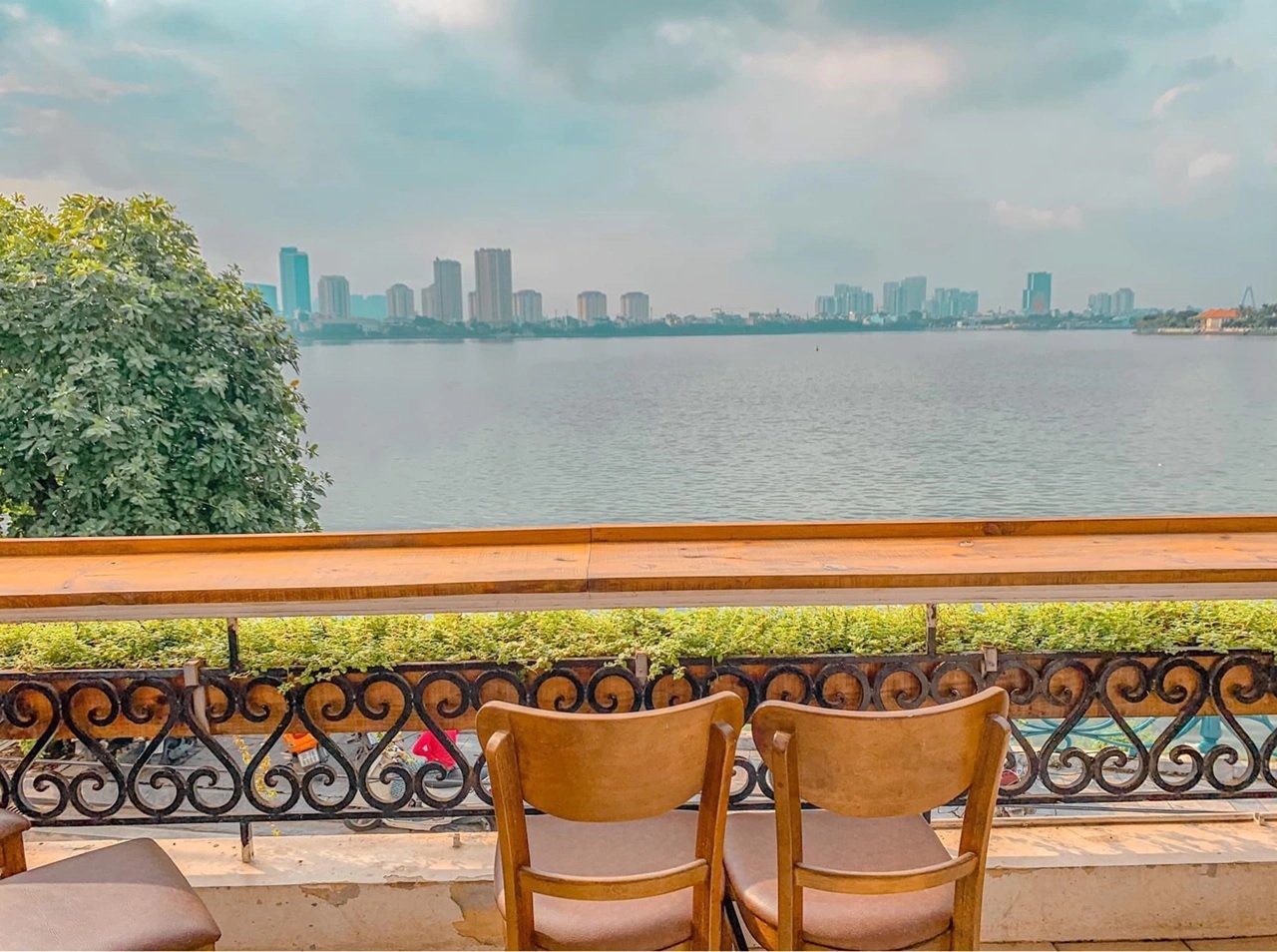 Top 25 điểm cà phê tại Hồ Tây khiến bức ảnh của bạn trở nên vô cùng sang trọng