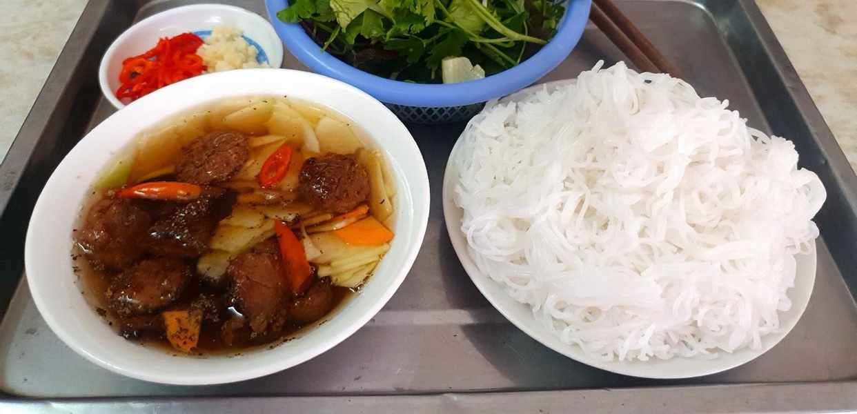 Những quán ăn ngon tại Long Biên: 24 địa điểm phổ biến, thu hút đông đảo thực khách