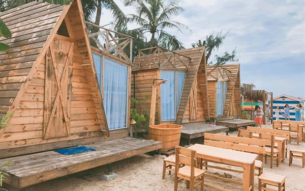 Khám Phá Giá Vé Vào Cổng Coco Beach Lagi - Nơi Trại Nằm Bên Bờ Biển Tuyệt Vời Nhất