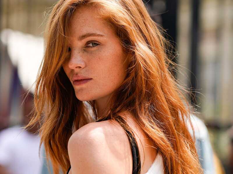 Bí quyết nhuộm tóc màu nâu đỏ tại nhà để có màu chuẩn từ chuyên gia Mytour