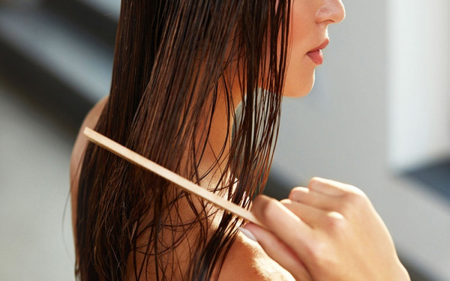 5 kiểu tóc ép thẳng giúp gương mặt nhỏ gọn và trẻ trung hơn