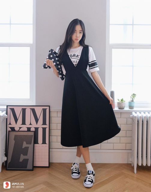 Set váy yếm , đầm yếm tiểu thư màu đen mix cùng áo sơ mi tay bồng trắng  phong cách Hàn Quốc - Đầm, váy nữ | ThờiTrangNữ.vn