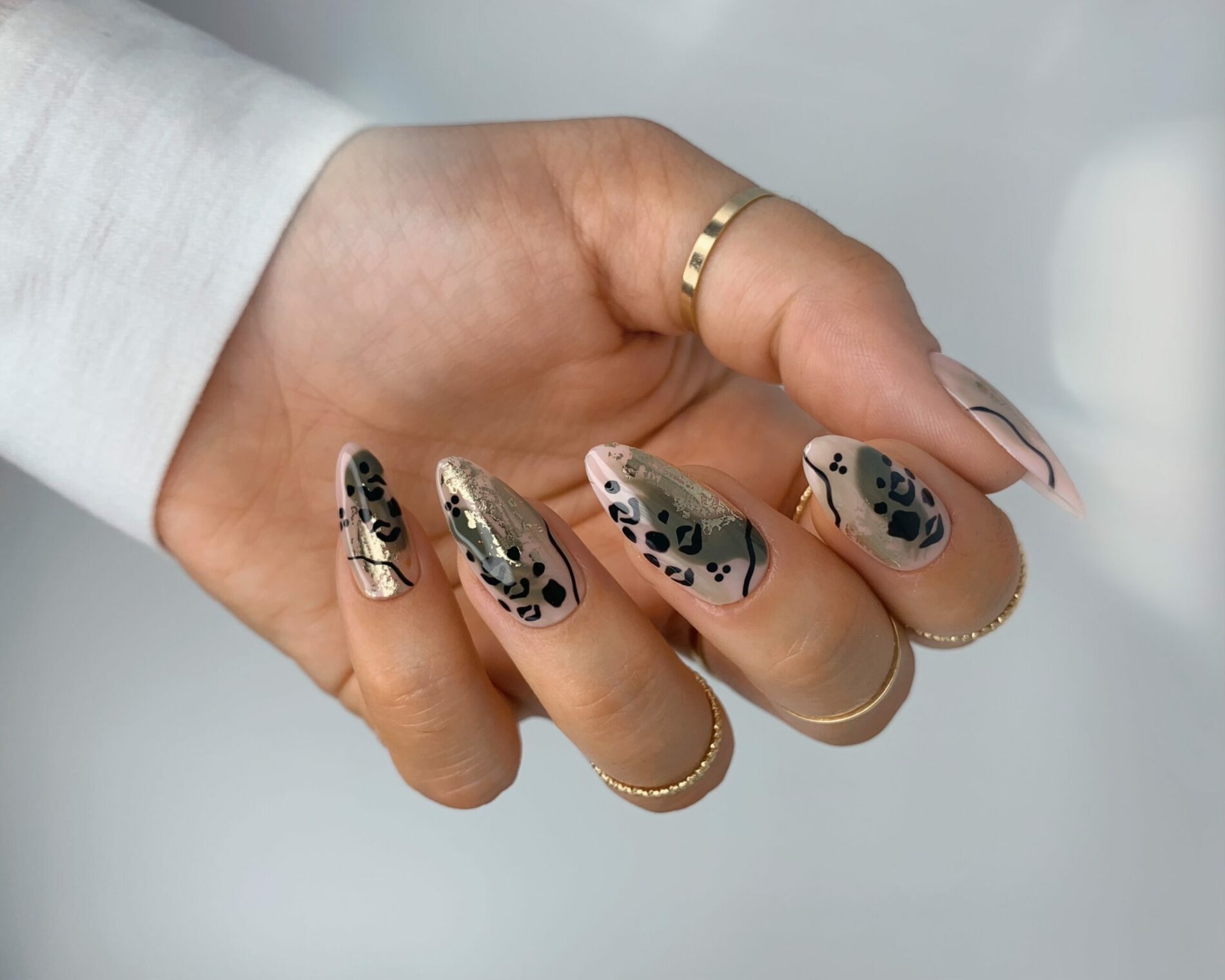 BST mẫu nail đính đá lấp lánh kiêu sa – KellyPang Nail