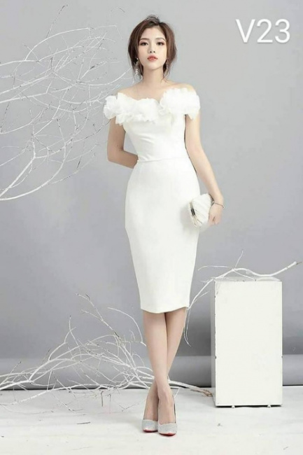 Đầm body ren lá 2 dây màu trắng xinh xắn