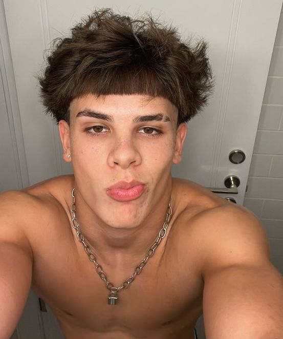 Danh sách 10 kiểu tóc Edgar Haircut độc đáo dành cho các chàng trai cá tính