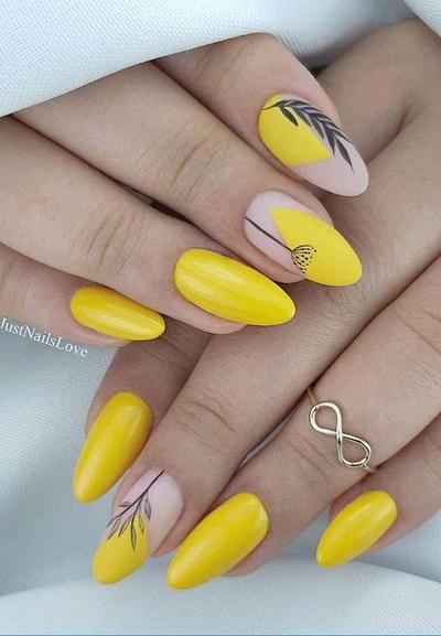 30+ Ý tưởng về những mẫu nail màu vàng cực đẹp hot trend 2022