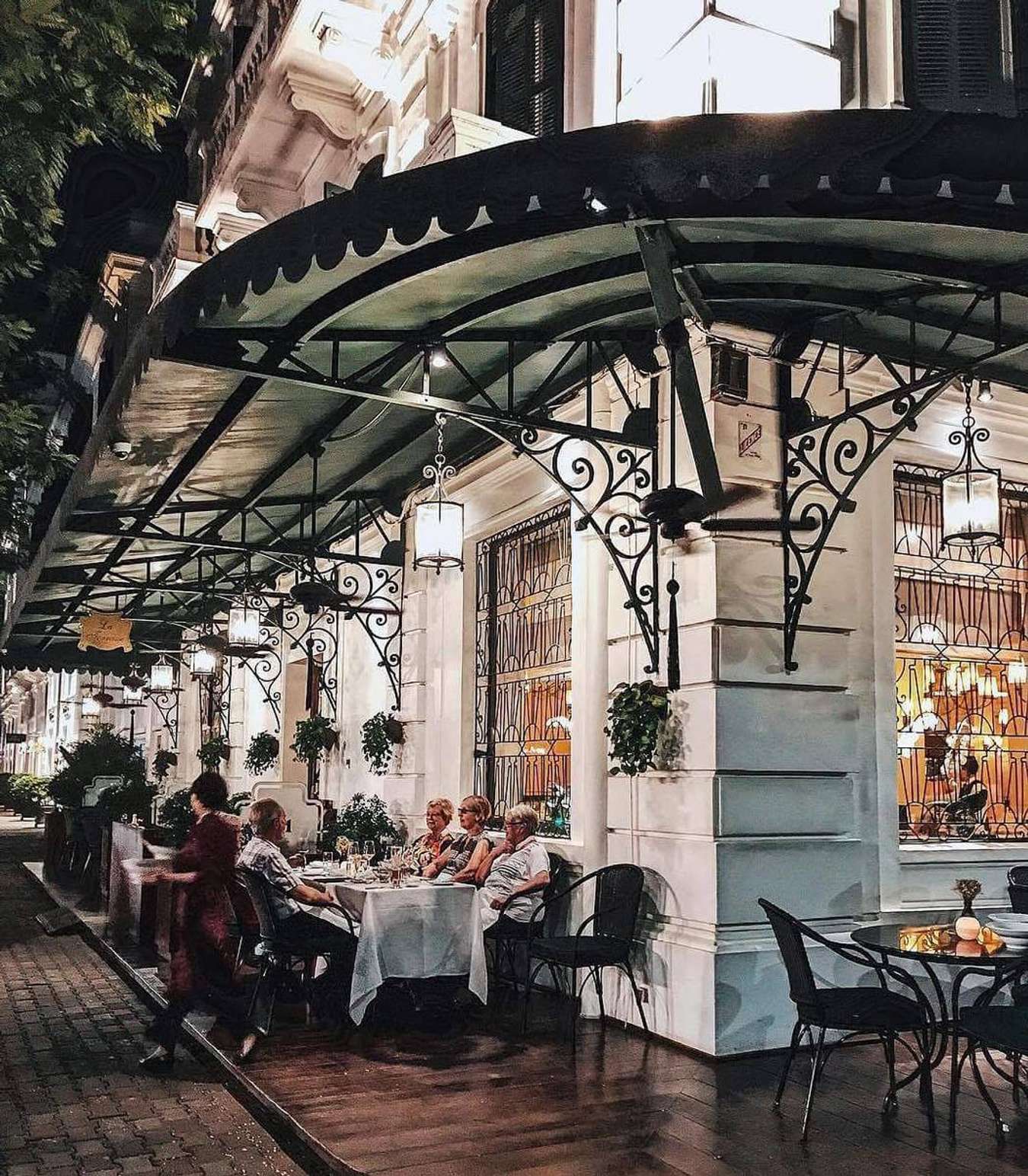 Khám phá 6 điểm trà chiều sang trọng tại Hà Nội - Trải nghiệm đẳng cấp nguyên bản Việt Nam