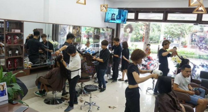 Top 10 salon làm tóc nữ đẹp ở quận 2: Thợ chuyên nghiệp, tay nghề cao