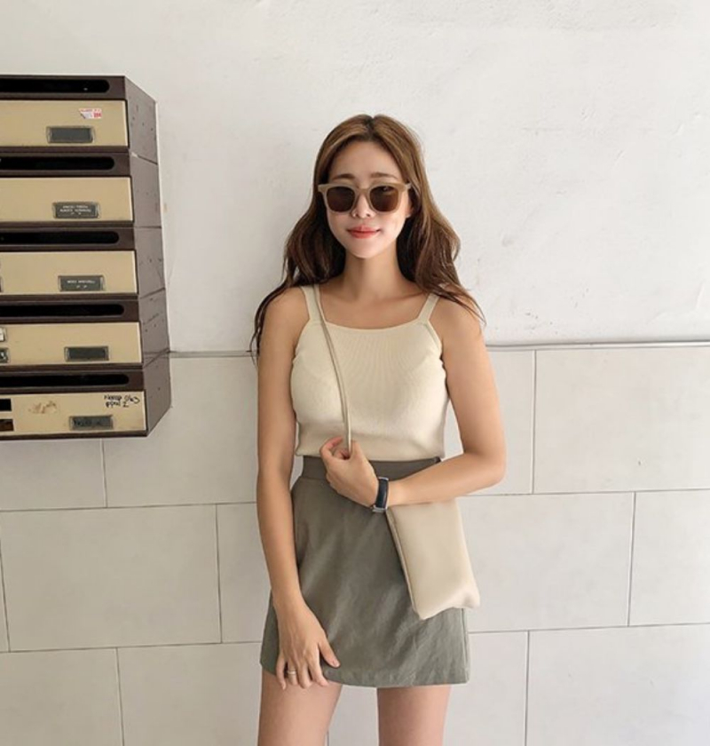 Set áo kiểu croptop hai dây cổ chữ V và chân váy lưng cao xẻ tà phong cách  Hàn Quốc thời trang | Shopee Việt Nam