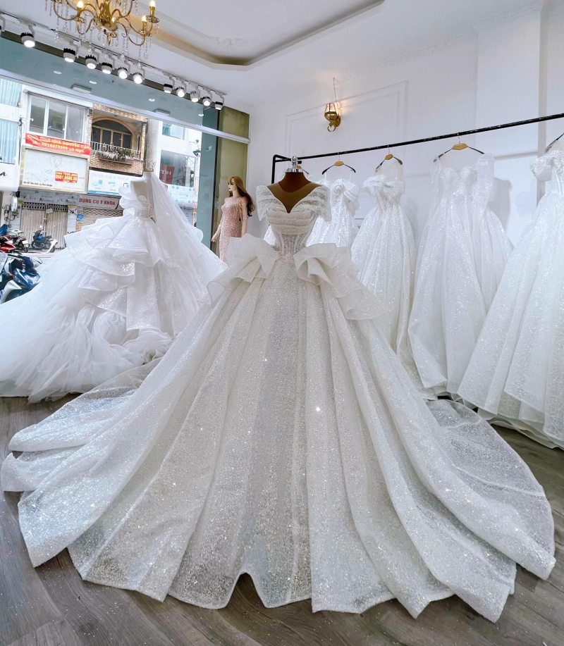 15 mẫu váy cưới xòe công chúa lộng lẫy, sang trọng cho cô dâu