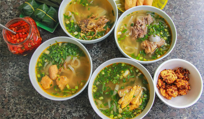 https://gcs.tripi.vn/public-tripi/tripi-feed/img/473766sWt/banh-canh-ca-loc-mui-515941.jpg