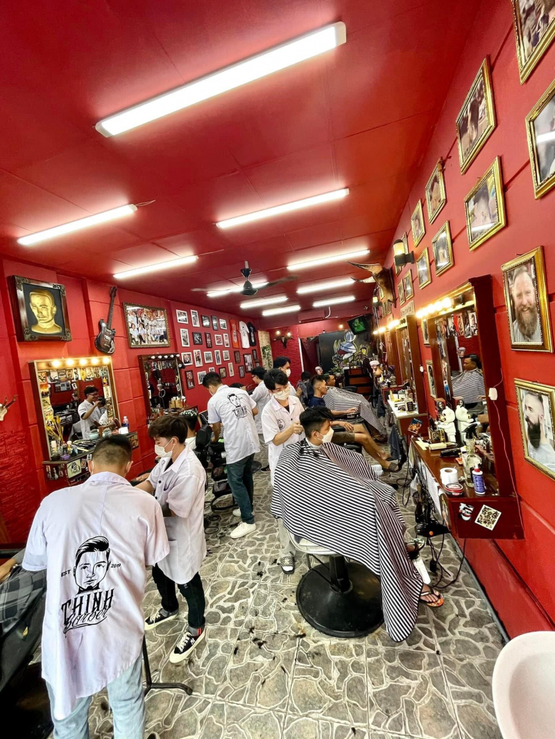 Lịch sử giá Gương cắt tóc barber mái vòm nhỏ khung đen to hiện đại cập nhật  3/2024 - Mua Thông Minh