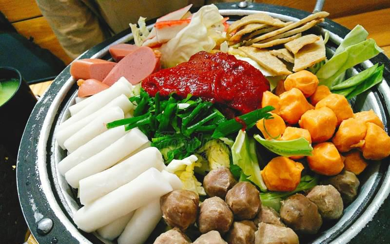 Ăn Gì Gần B12 Kim Liên? Top Quán Ăn Ngon Nổi Tiếng Khu Vực Kim Liên