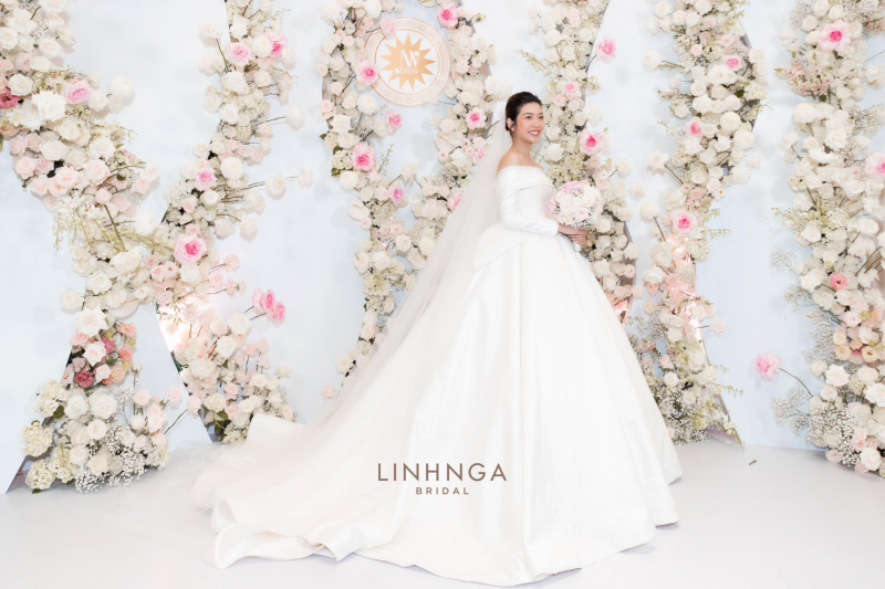 ảnh Thị Nhung mặc váy cưới siêu xinh nhoo mọi người 💯💯 | TikTok