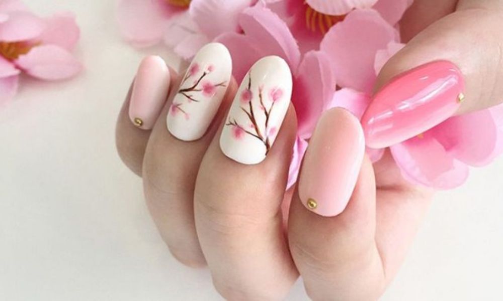 Những Mẫu Nail Vẽ Hoa Đơn Giản, Quyến Rũ Cho Năm 2024