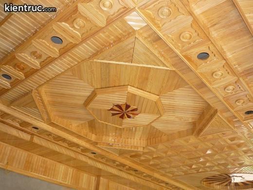 Thiết kế độc đáo cho trần gỗ phòng khách - Mytour