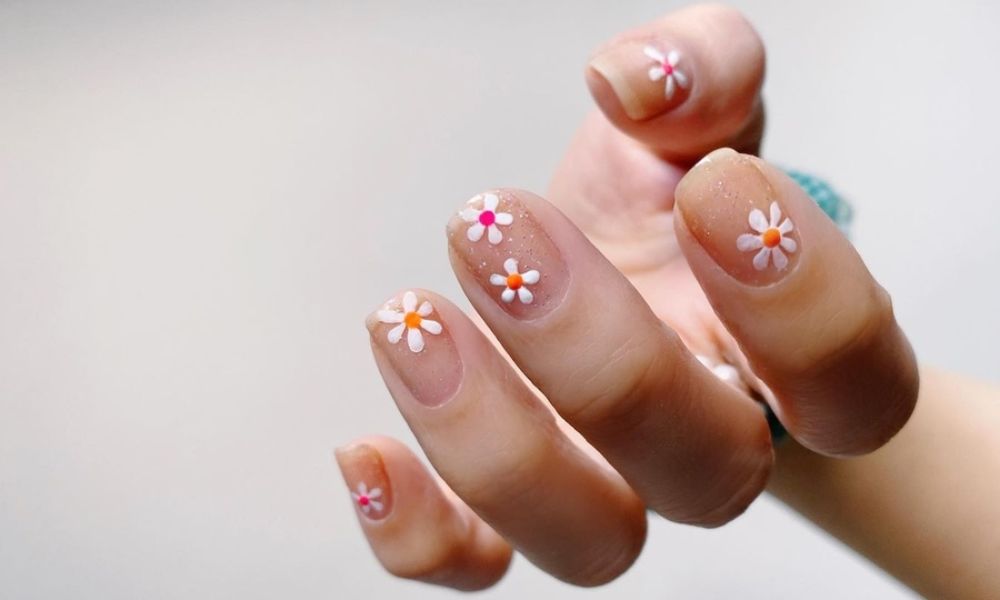 Những Mẫu Nail Vẽ Hoa Đơn Giản, Quyến Rũ Cho Năm 2024