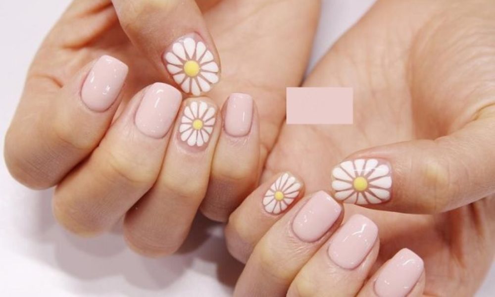 Những Mẫu Nail Vẽ Hoa Đơn Giản, Quyến Rũ Cho Năm 2024
