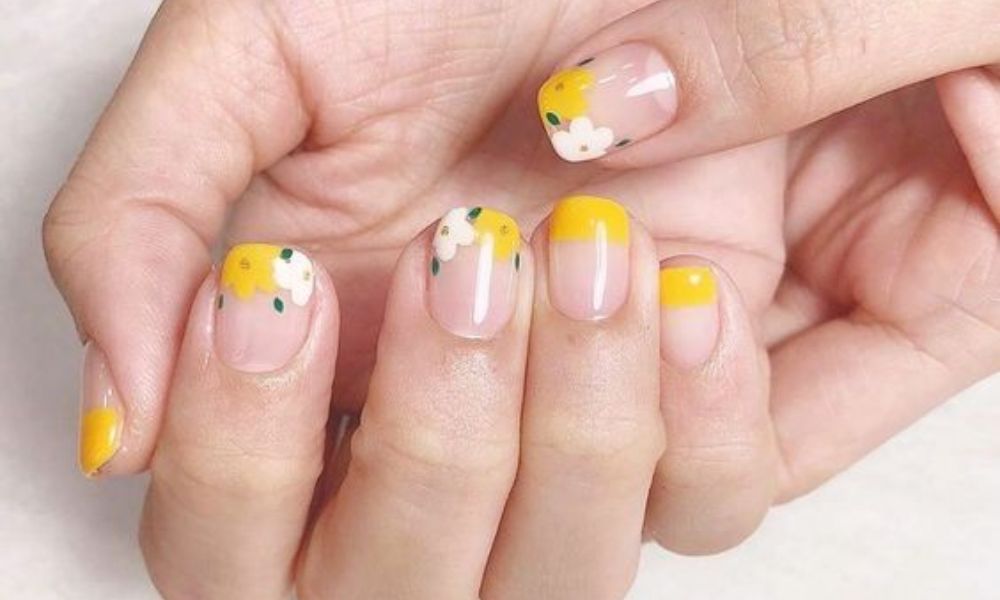 Những Mẫu Nail Vẽ Hoa Đơn Giản, Quyến Rũ Cho Năm 2024