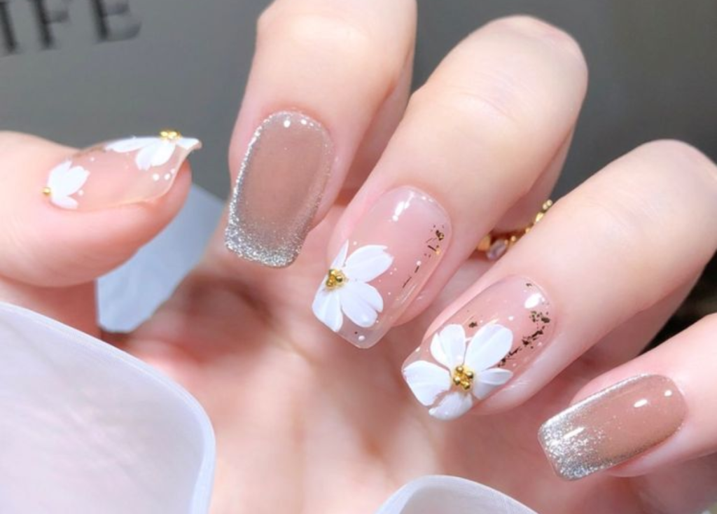 Những Mẫu Nail Vẽ Hoa Đơn Giản, Quyến Rũ Cho Năm 2024