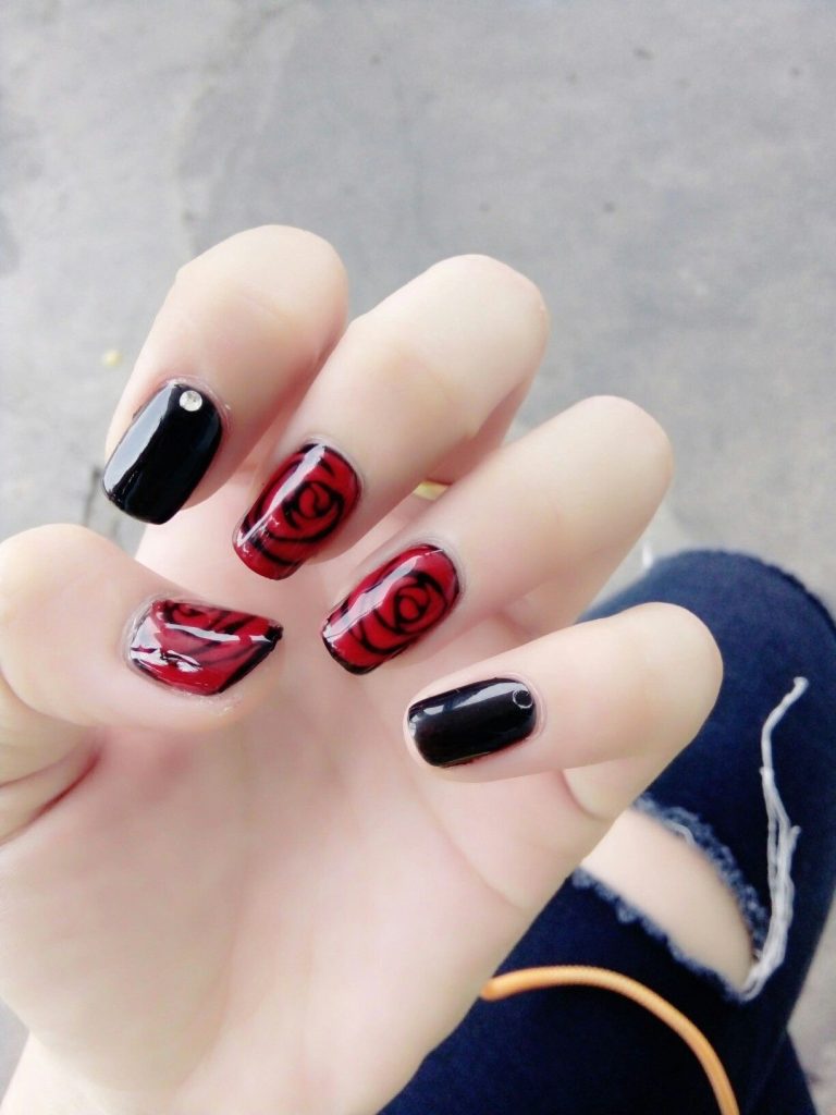 Những Mẫu Nail Vẽ Hoa Đơn Giản, Quyến Rũ Cho Năm 2024