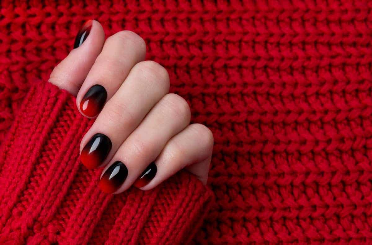 Top 60+ mẫu nail đỏ đen đơn giản, tinh tế & nhẹ nhàng