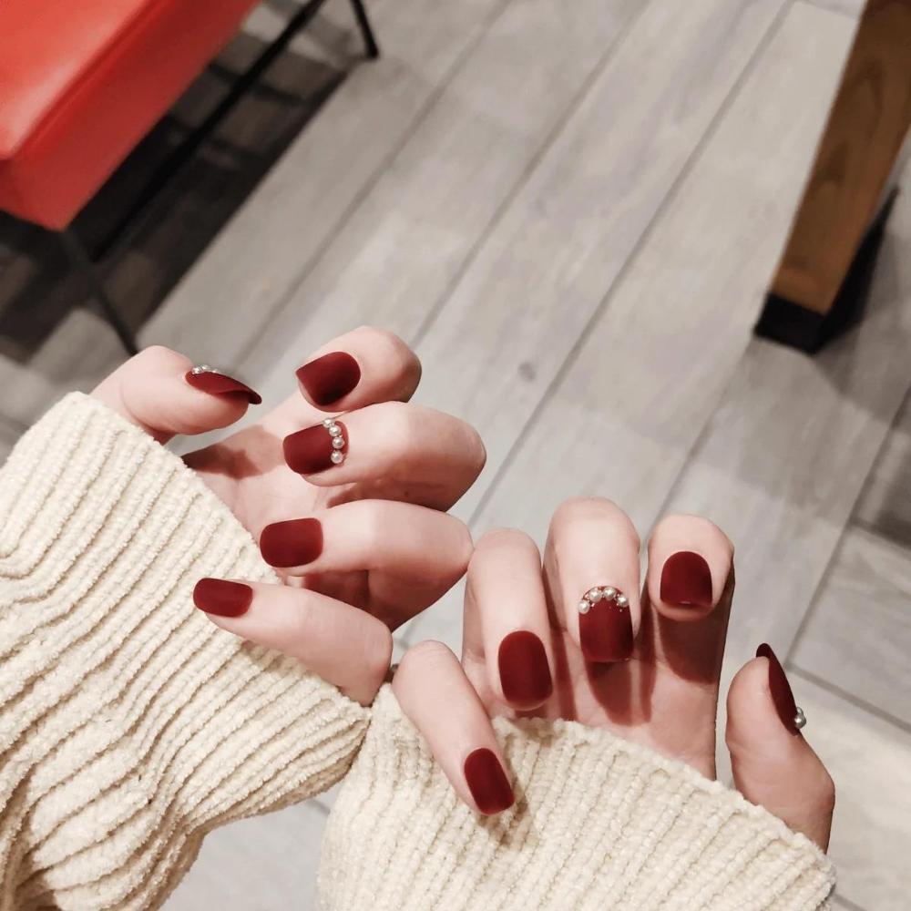 99+ mẫu nail Noel đính đá cho mùa Giáng sinh xinh đẹp, ấm áp