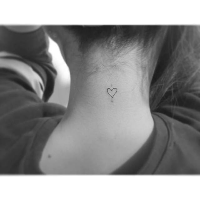 Hình xăm trái tim mini vị trí cầu vai xinh xinh #xuhuong #tattoo #idea... |  TikTok