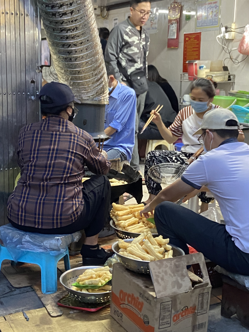 Top 5 Quán bán quẩy nóng ngon nhất Hà Nội - Mytour.vn