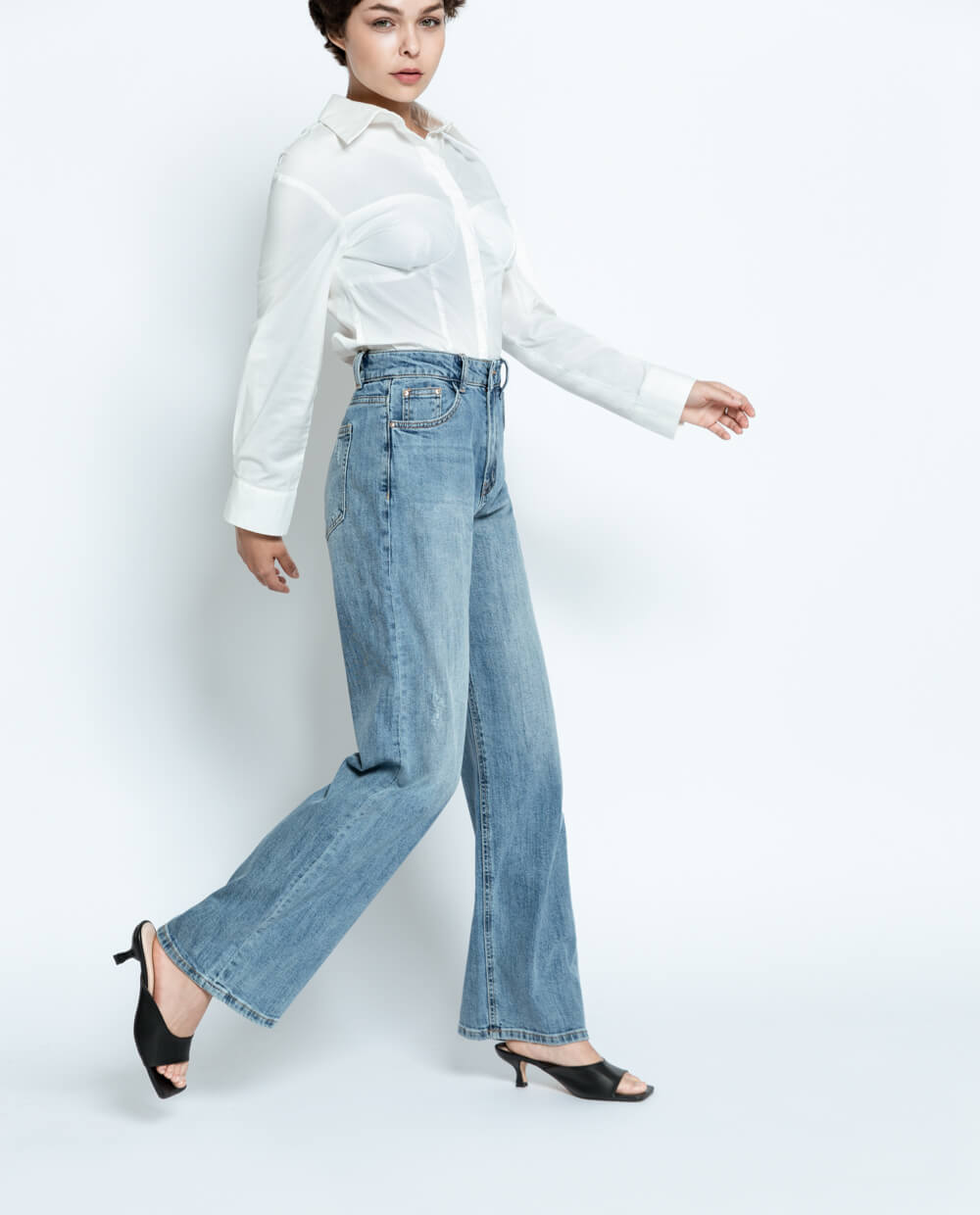 Mix đồ bằng quần jeans với váy dài: Ngọc Trinh nhìn chán hẳn - 2sao