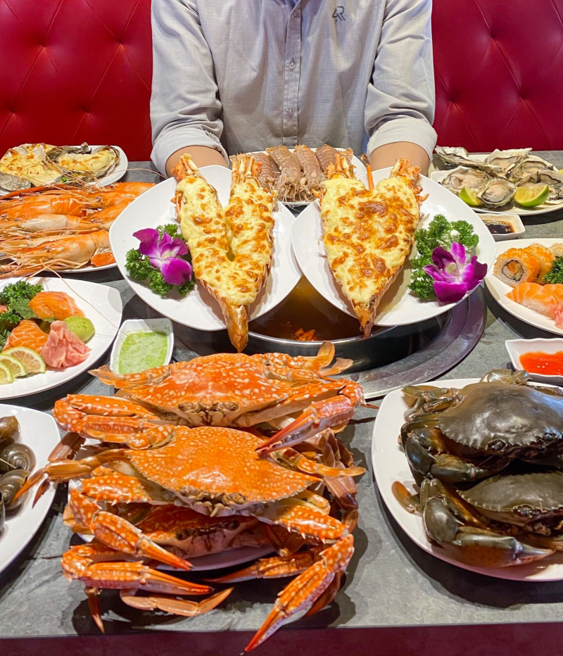 4. Giá cả và dịch vụ của các nhà hàng buffet