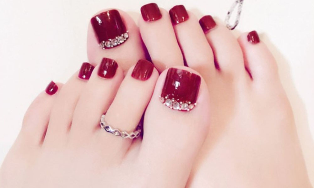Danh sách Top 30+ Mẫu nail sơn móng chân màu đỏ rượu quyến rũ, 'chanh sả'