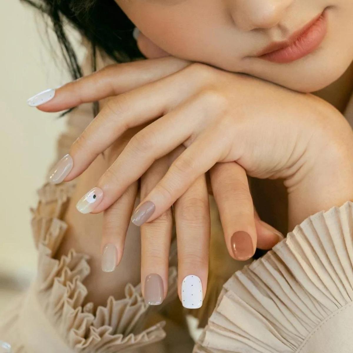 Top 10 mẫu nail chụp kỷ yếu nhẹ nhàng, siêu xinh cho phái nữ