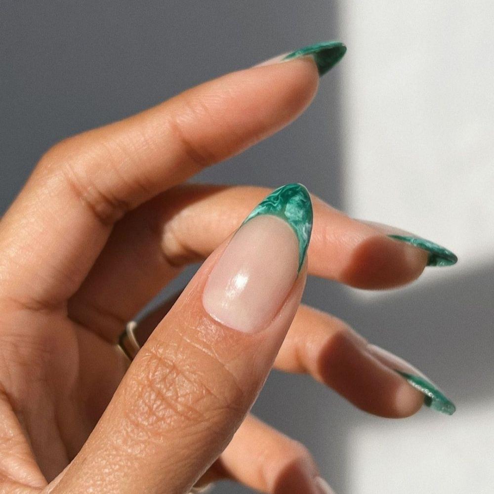 Tổng hợp những mẫu nail màu xanh rêu đẹp ấn tượng, HOT