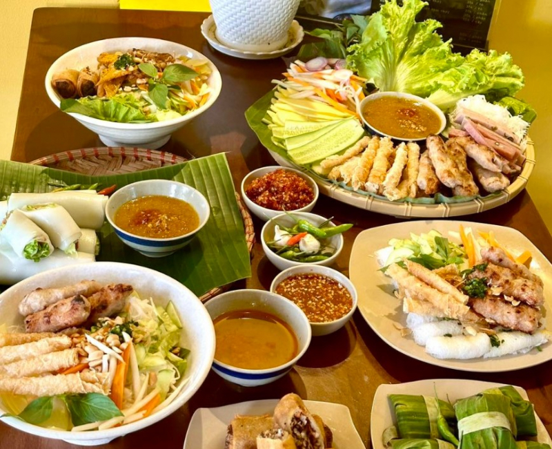 THỰC ĐƠN ĐA DẠNG CỦA TIỆM NEM NƯỚNG DÌ ÚT VỚI TỪNG MÓN MANG KÝ ỨC QUÊ NHÀ