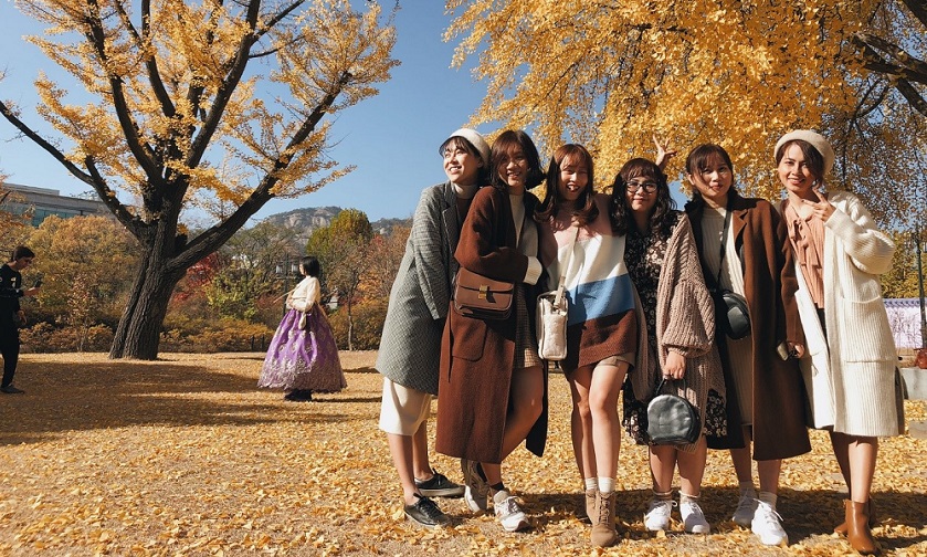 Gợi ý các outfit thời trang mùa thu Hàn Quốc 2023 cực xinh cho nàng