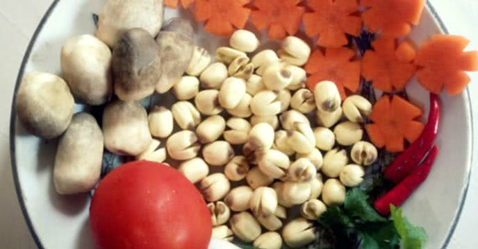 Bí quyết nấu canh nấm hạt sen, làm thay đổi hương vị cho gia đình