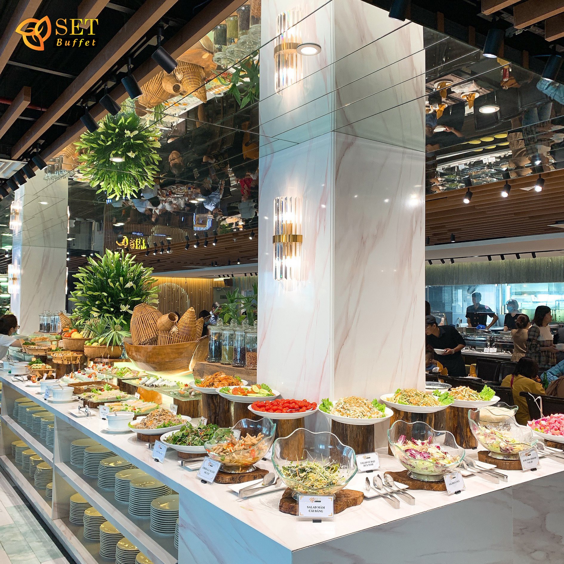 BAY BUFFET HÀO NAM MANG ĐẾN TRẢI NGHIỆM ẨM THỰC Á ÂU PHONG PHÚ VÀ ĐẲNG CẤP