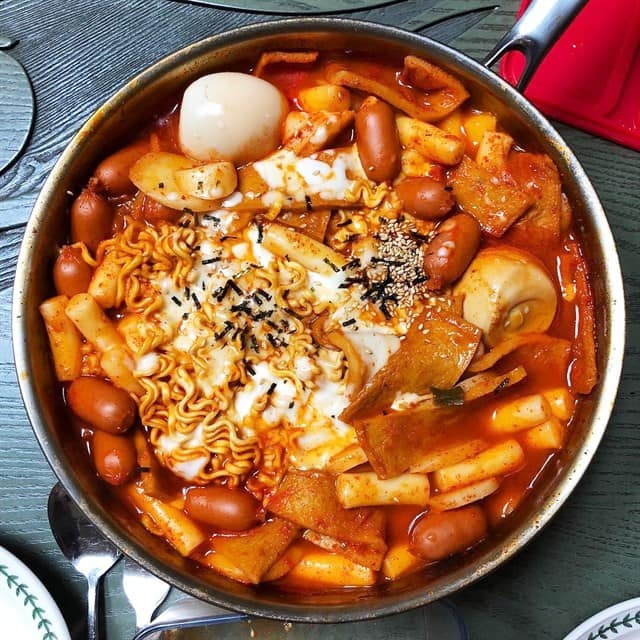 Lợi Ích Và Hướng Dẫn Thưởng Thức Tokbokki