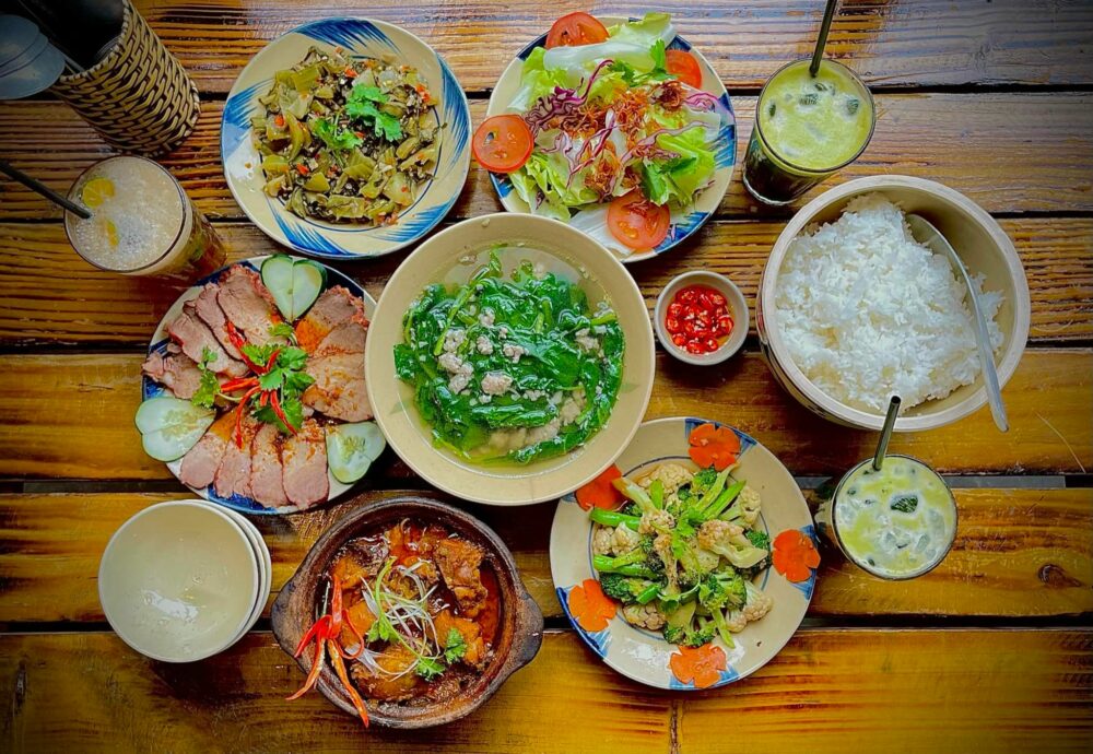 Nghe 'thổ địa' chia sẻ danh sách 10 quán cơm ngon ở Đà Lạt với giá bình dân - Mytour