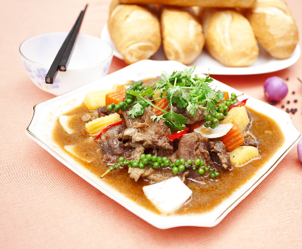 Bò Nấu Tiêu Xanh - Bánh Mỳ