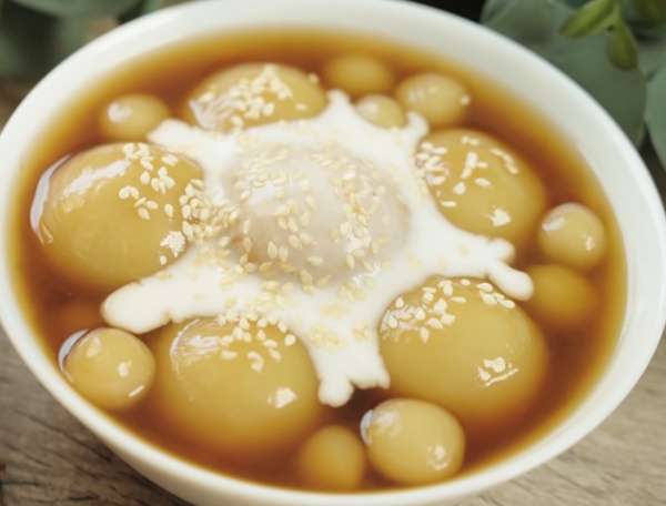 Chế biến chè trôi nước cốt dừa thơm ngon hấp dẫn - Đặc sản ẩm thực