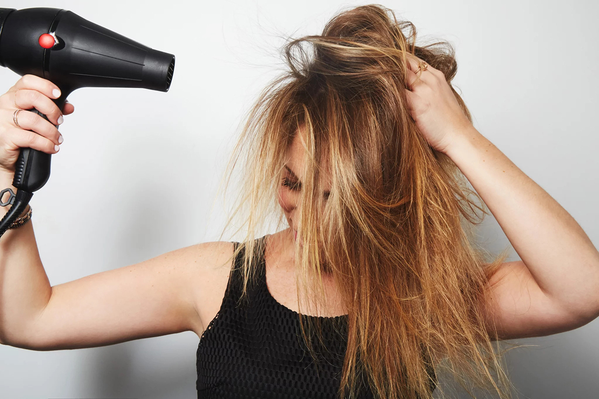 Khắc phục mùi khét của máy sấy tóc: Nguyên nhân và cách giải quyết