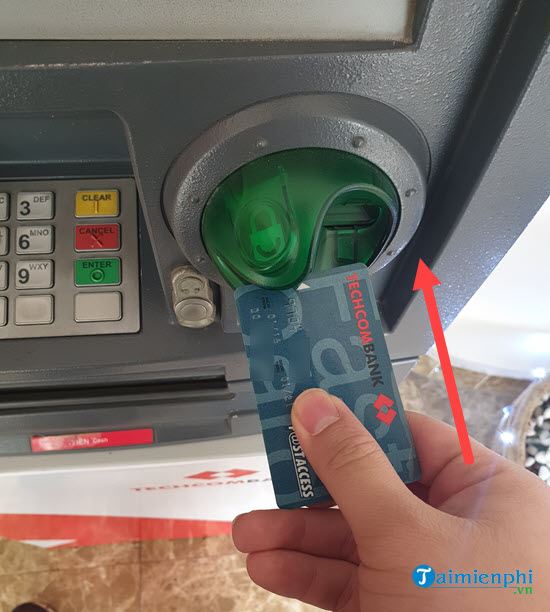 Chỉ đường rút tiền tại ATM Techcombank