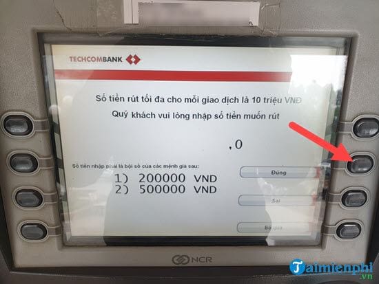 Chỉ đường rút tiền tại ATM Techcombank