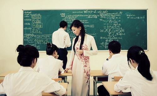 Chia sẻ ước mơ trở thành cô giáo của em.