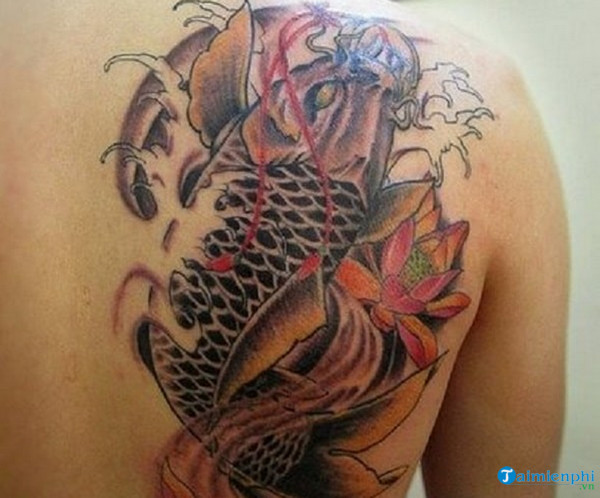 Tattoo cá chép độc lạ là biểu tượng của sự độc đáo, sáng tạo, là sự lựa chọn đẳng cấp cho những người muốn nổi bật.