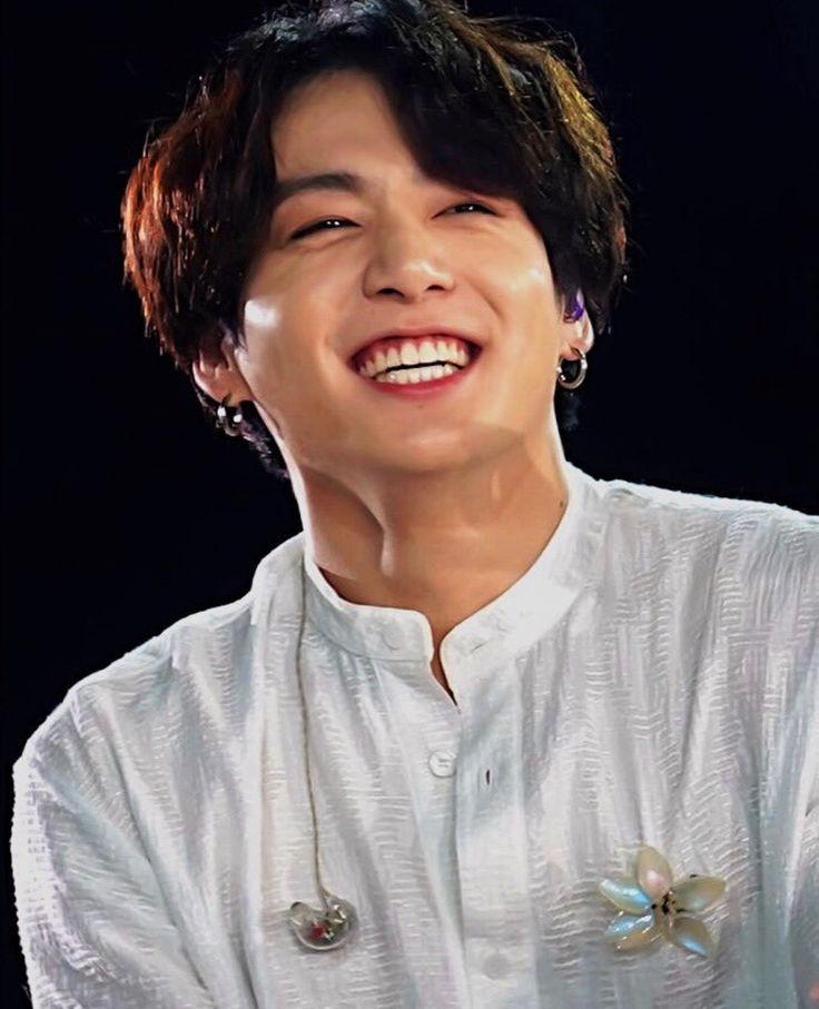 Khám phá vẻ đẹp cuốn hút trong nụ cười của Jungkook